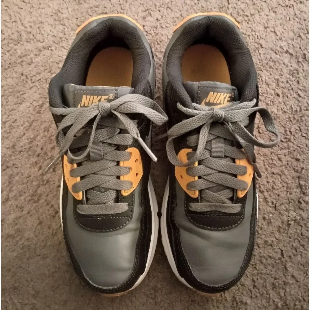 Nike Air Max 90 Smoke Grey/ Lt Smoke Grey (HF6358 004) GS Size 3 PRE-OWNED